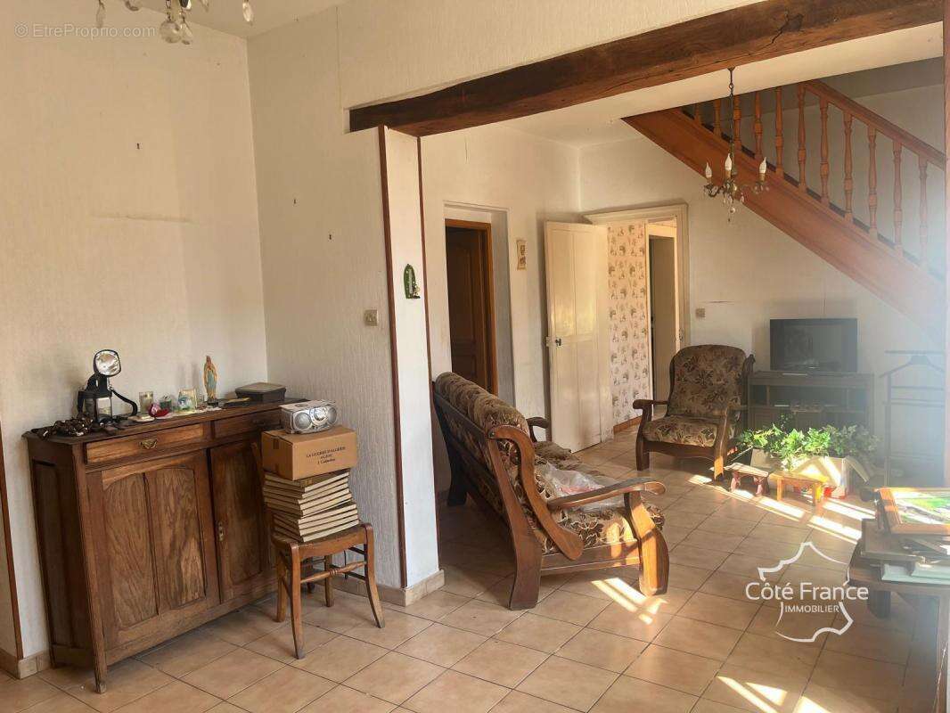 Maison à LA FERTE-CHEVRESIS