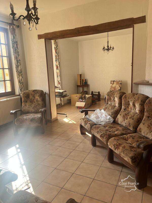 Maison à LA FERTE-CHEVRESIS