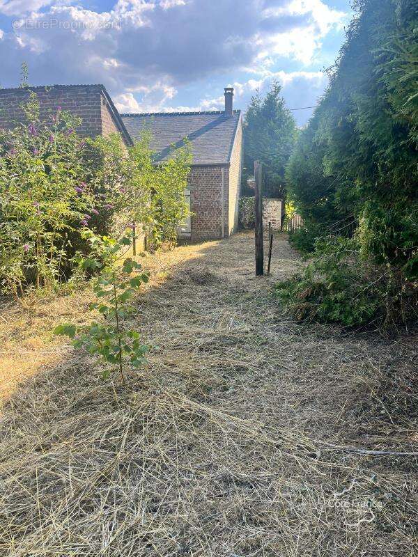 Maison à LA FERTE-CHEVRESIS