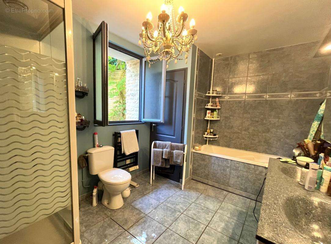 Maison à MEZIDON-CANON