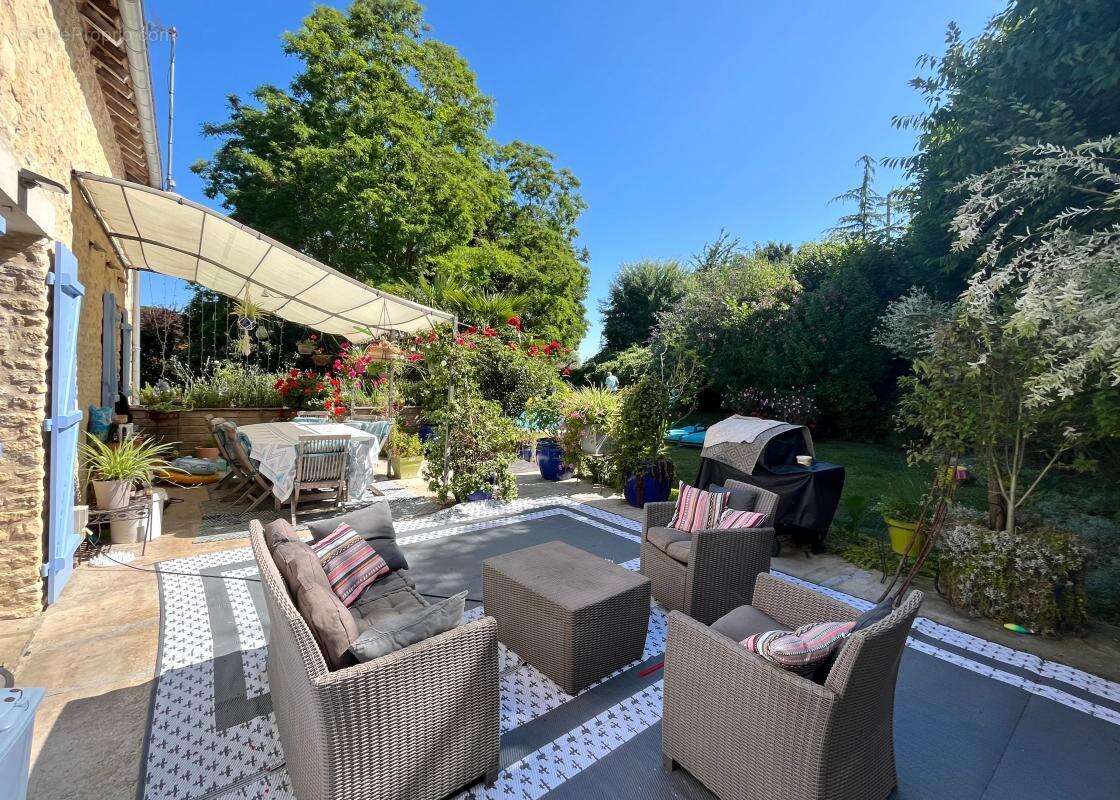 Maison à MEZIDON-CANON