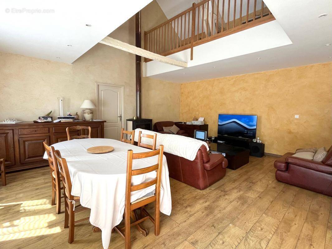 Maison à MEZIDON-CANON