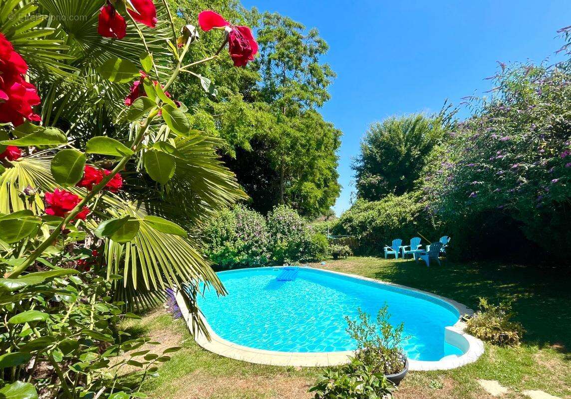 Maison à MEZIDON-CANON