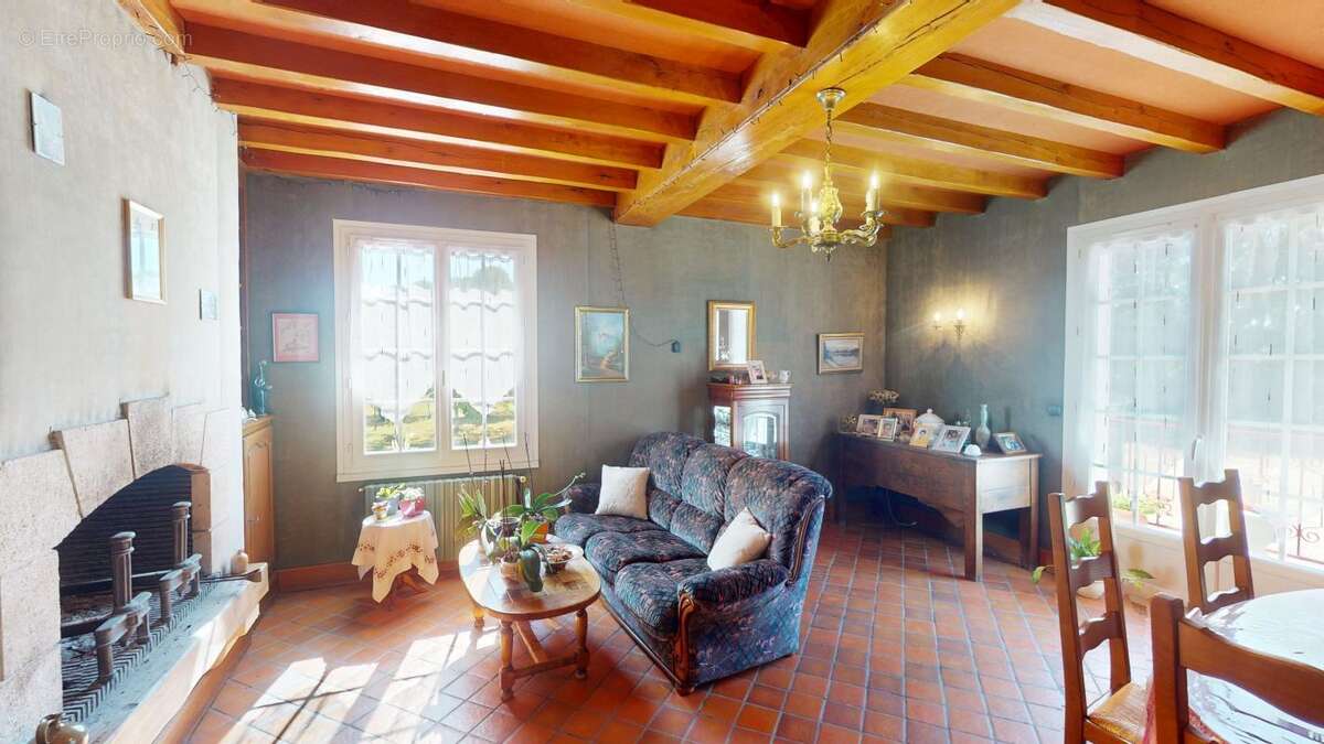 Maison à SAINT-BOUIZE