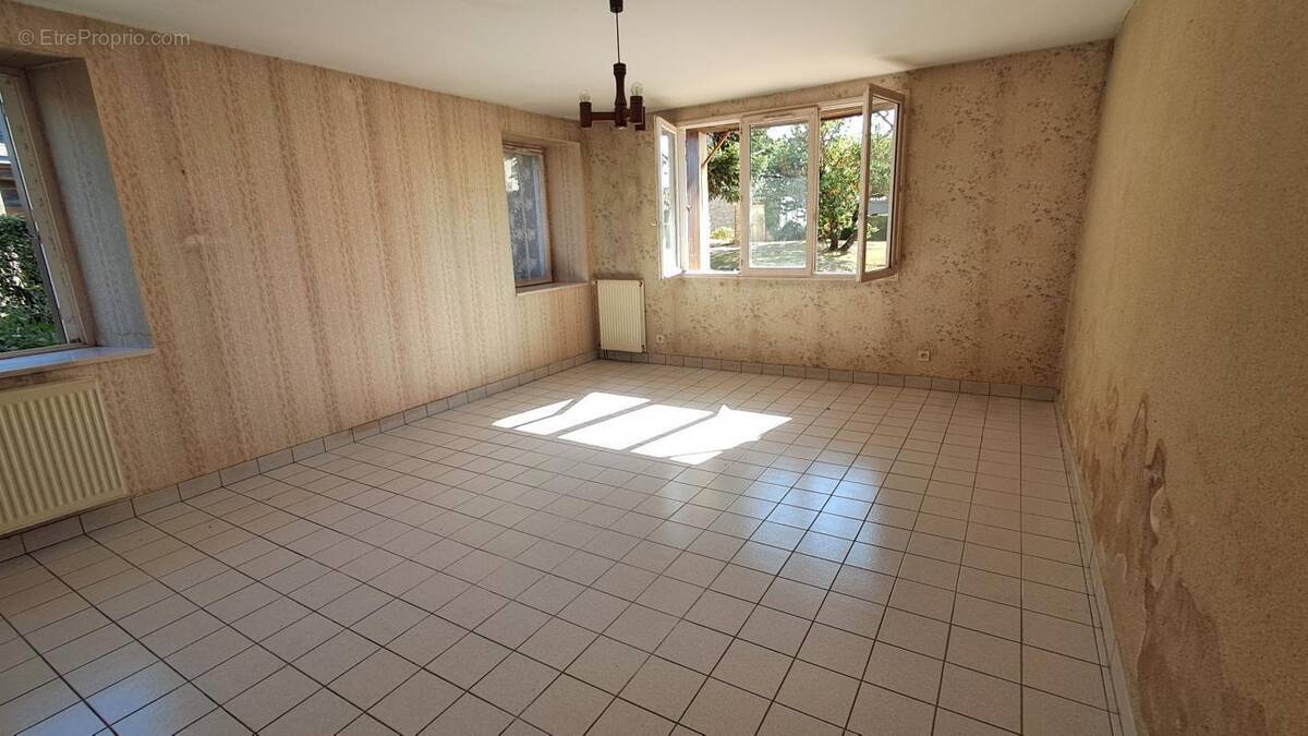 Maison à ERCE-EN-LAMEE