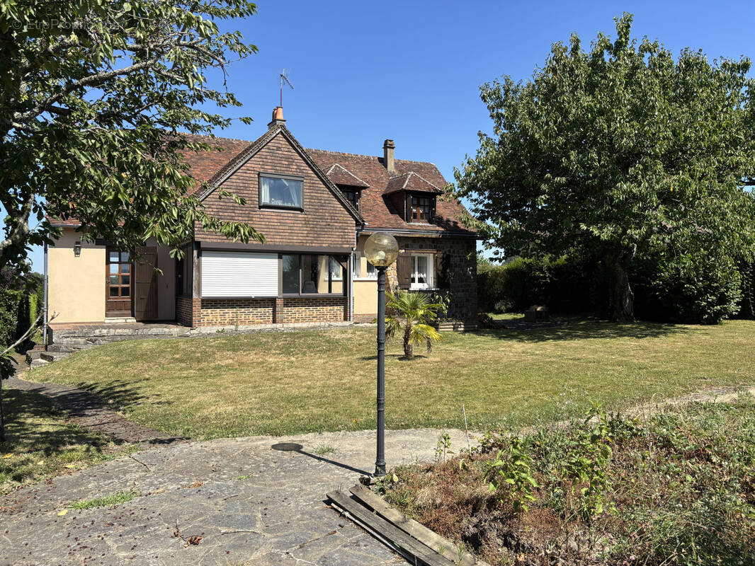 Maison à MAUVES-SUR-HUISNE