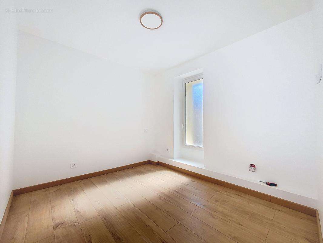 Maison à VOISINS-LE-BRETONNEUX