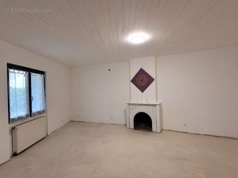 Maison à SAINTE-ALVERE