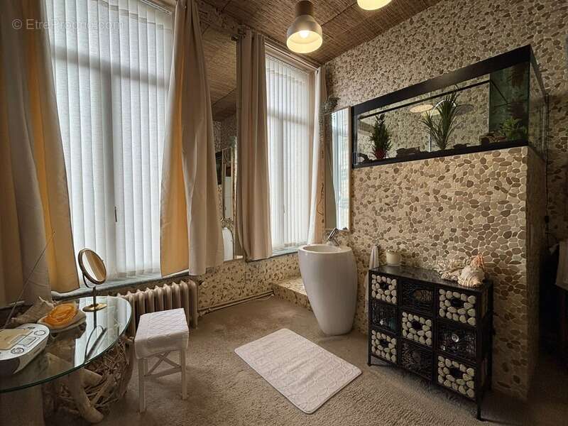 Maison à SOLRE-LE-CHATEAU