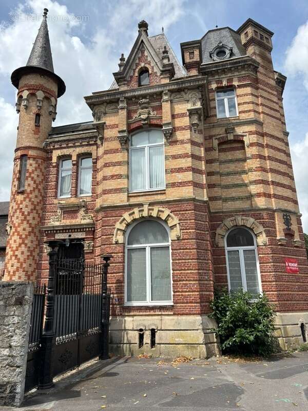 Maison à SOLRE-LE-CHATEAU