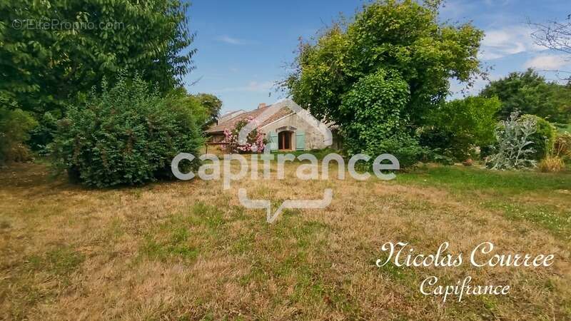 Maison à CHEF-BOUTONNE