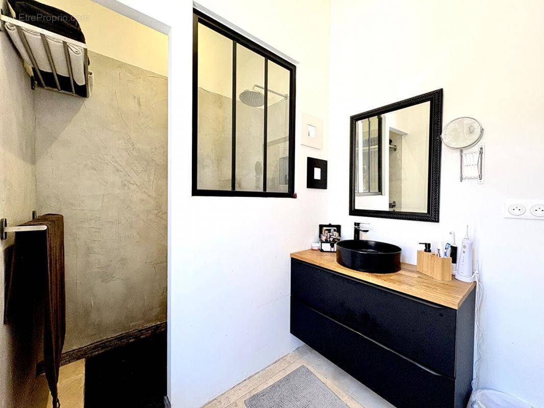 Maison à SAINT-CHAMAS