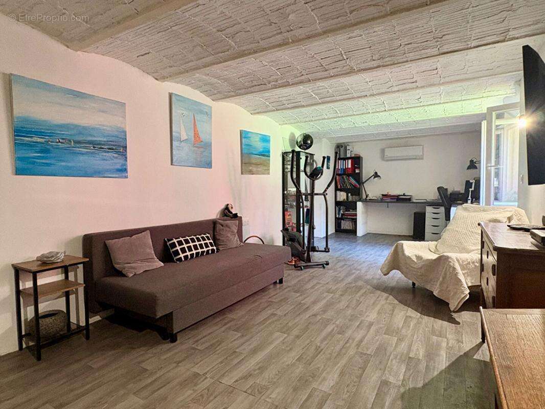 Maison à SAINT-CHAMAS