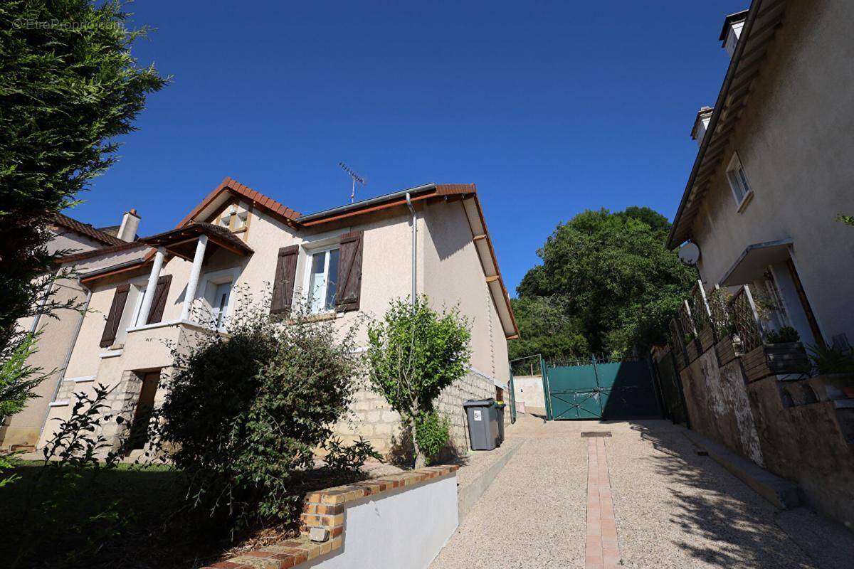Maison à HARDRICOURT