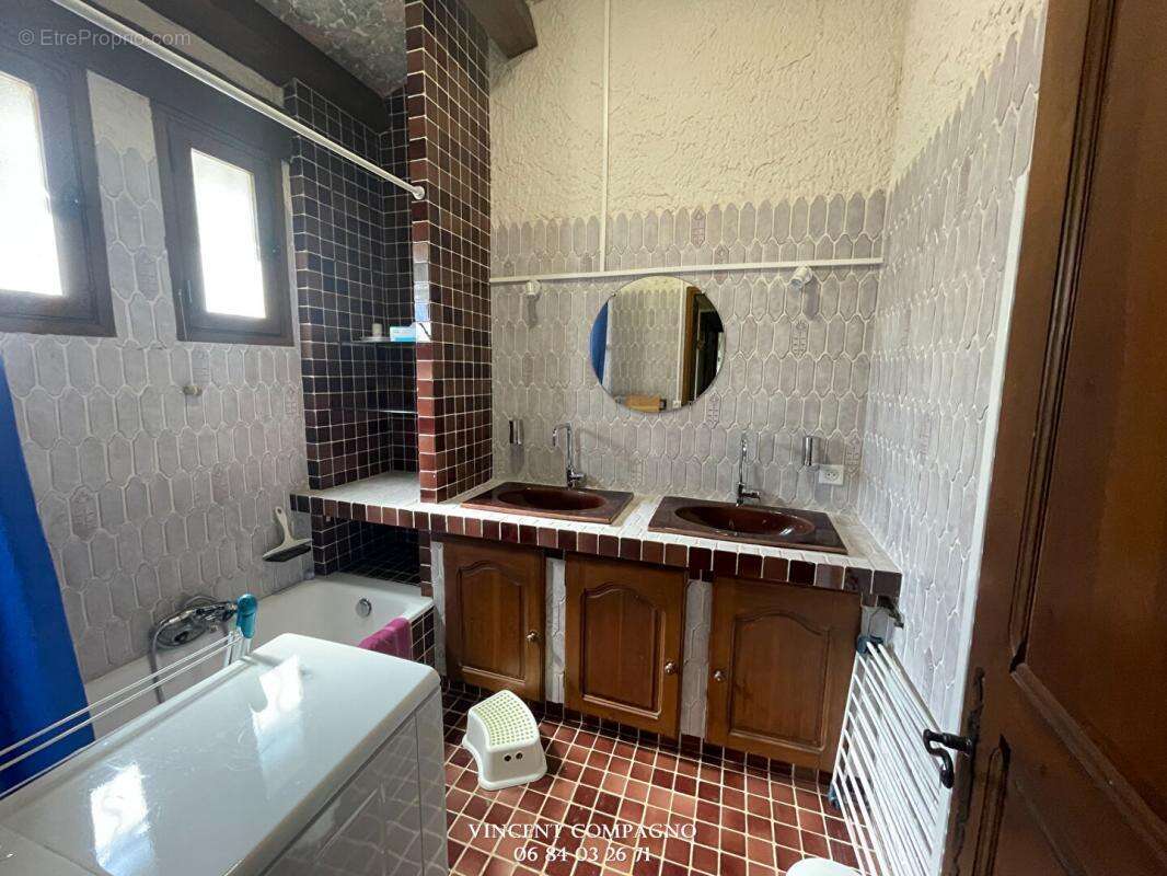 Maison à ESPARRON-DE-VERDON