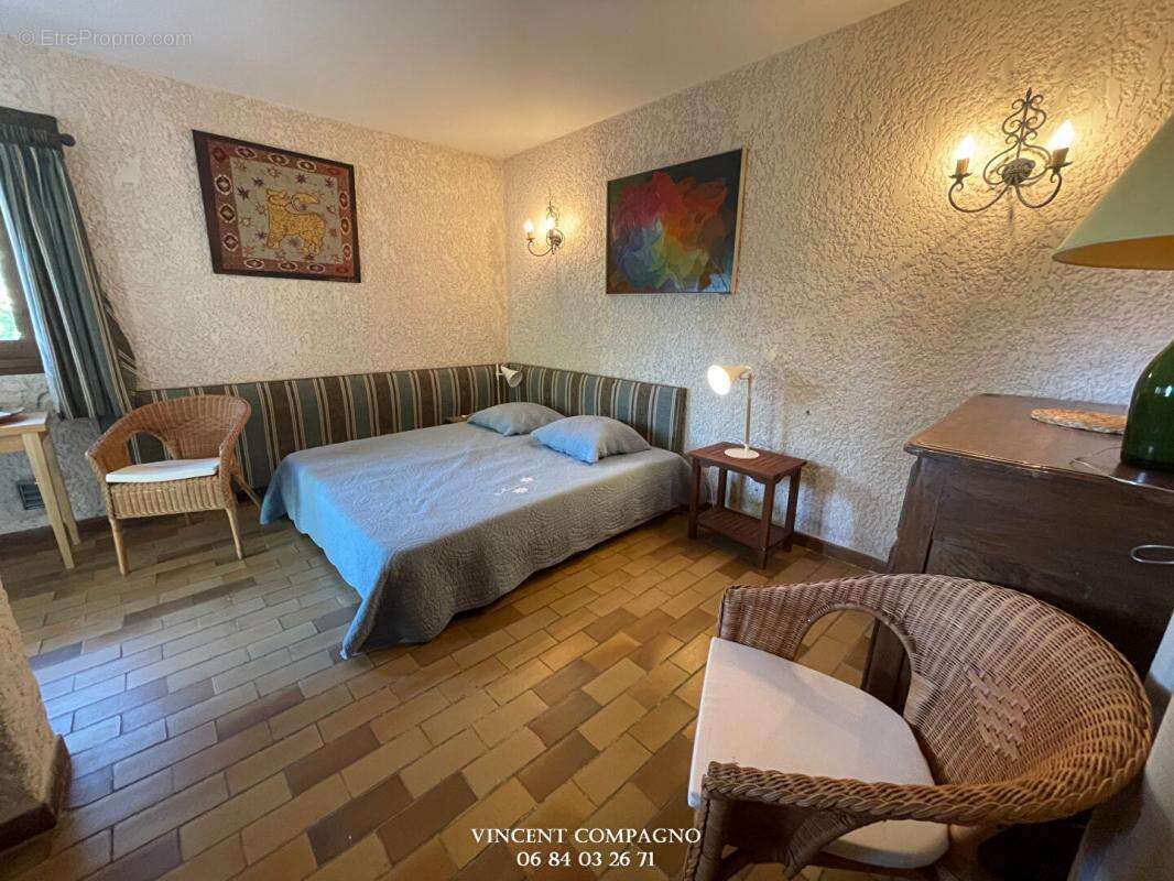 Maison à ESPARRON-DE-VERDON