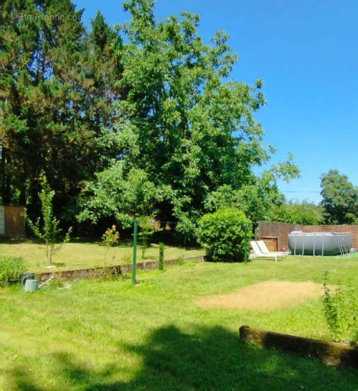 Maison à TERRASSON-LAVILLEDIEU