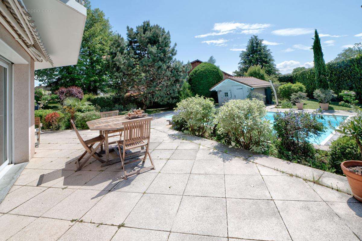 Maison à PREVESSIN-MOENS