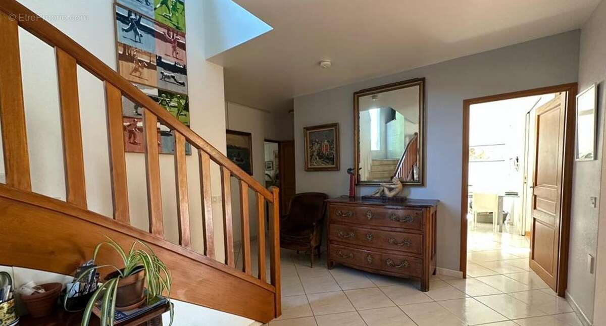 Maison à PREVESSIN-MOENS