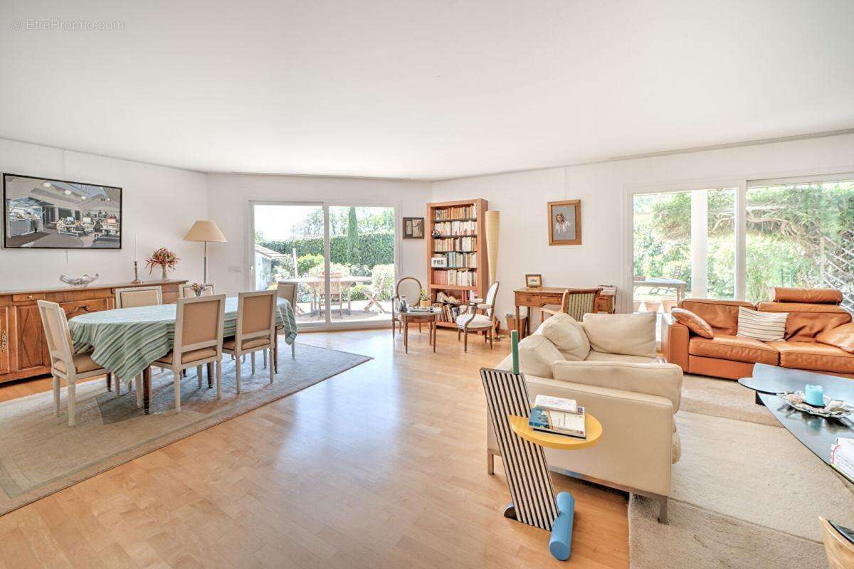 Maison à PREVESSIN-MOENS