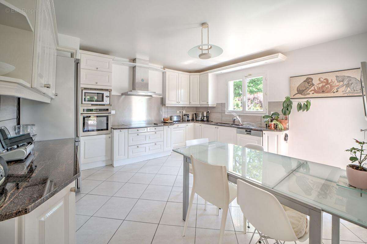 Maison à PREVESSIN-MOENS