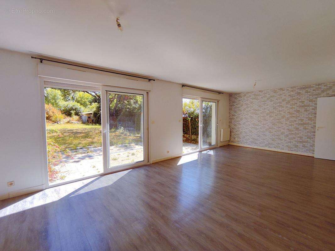 Maison à SAINTE-MAURE-DE-TOURAINE