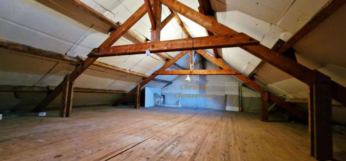 Maison à TERRASSON-LAVILLEDIEU