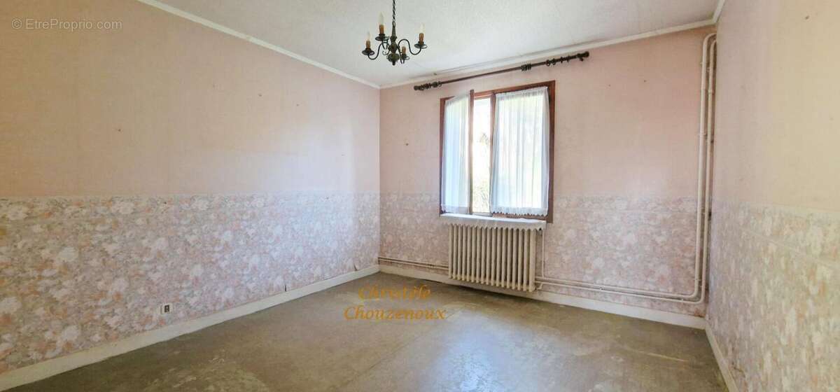 Maison à TERRASSON-LAVILLEDIEU