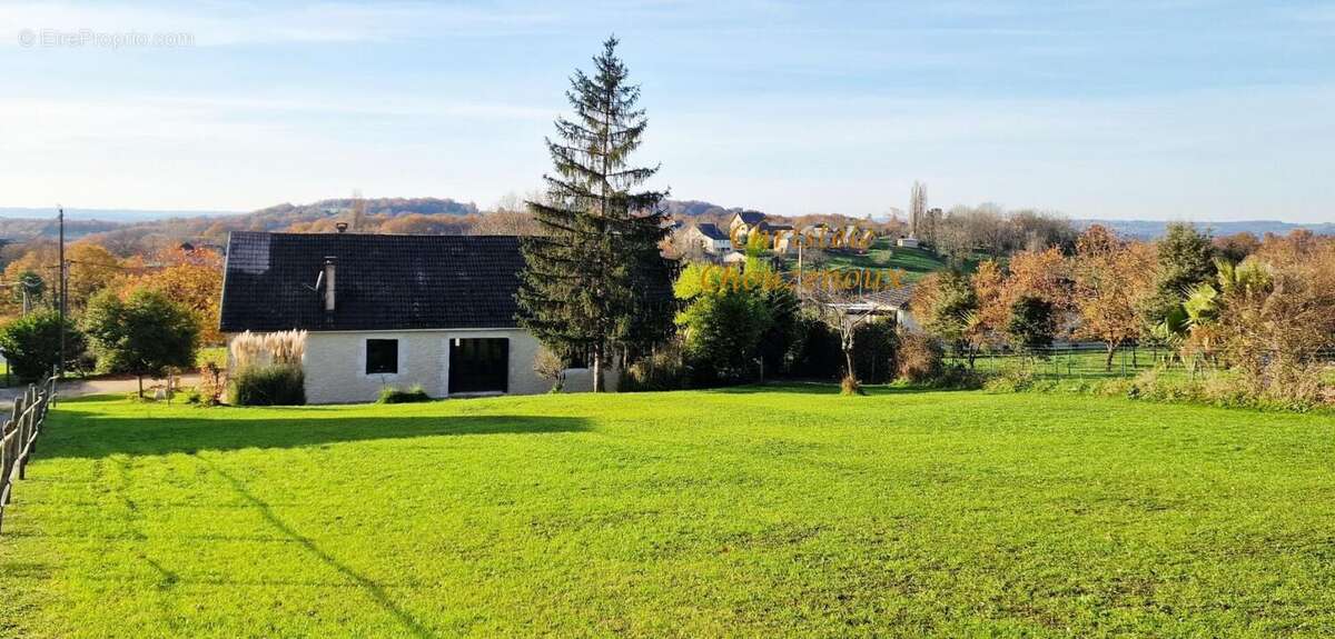 Maison à TERRASSON-LAVILLEDIEU