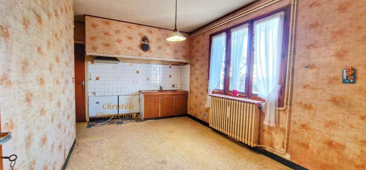 Maison à TERRASSON-LAVILLEDIEU