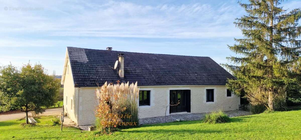 Maison à TERRASSON-LAVILLEDIEU