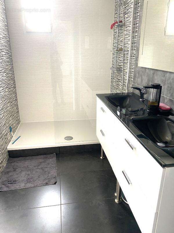 Maison à LA CHAPELLE-LAUNAY