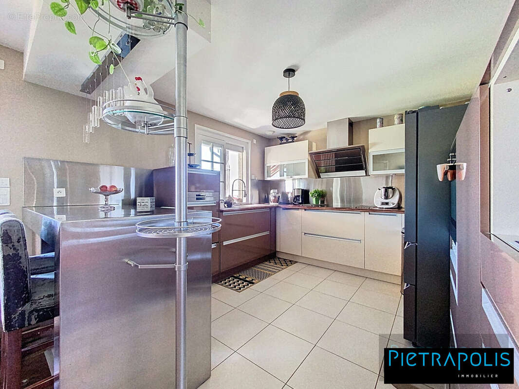 Maison à VILLIE-MORGON