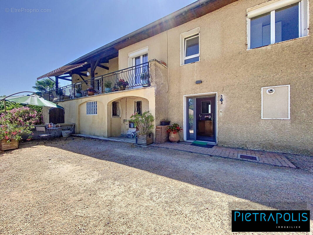 Maison à VILLIE-MORGON