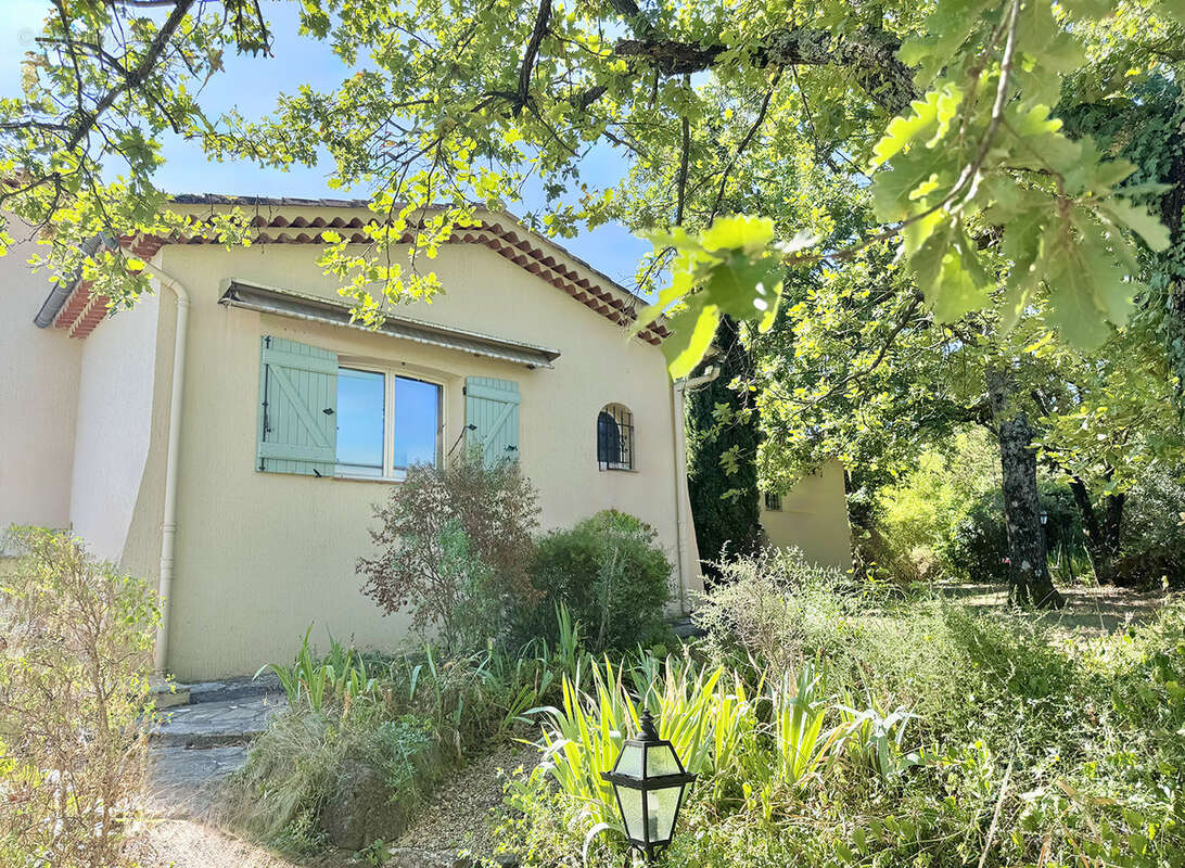 Maison à SAINT-CEZAIRE-SUR-SIAGNE