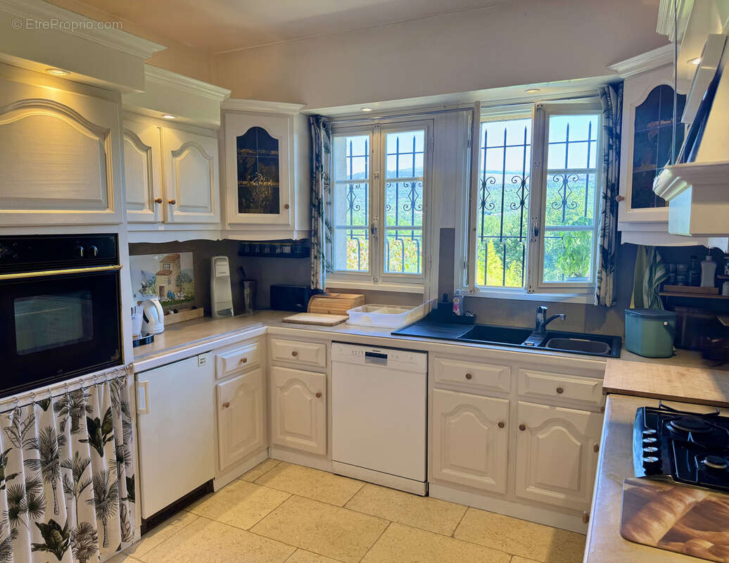 Maison à SAINT-CEZAIRE-SUR-SIAGNE