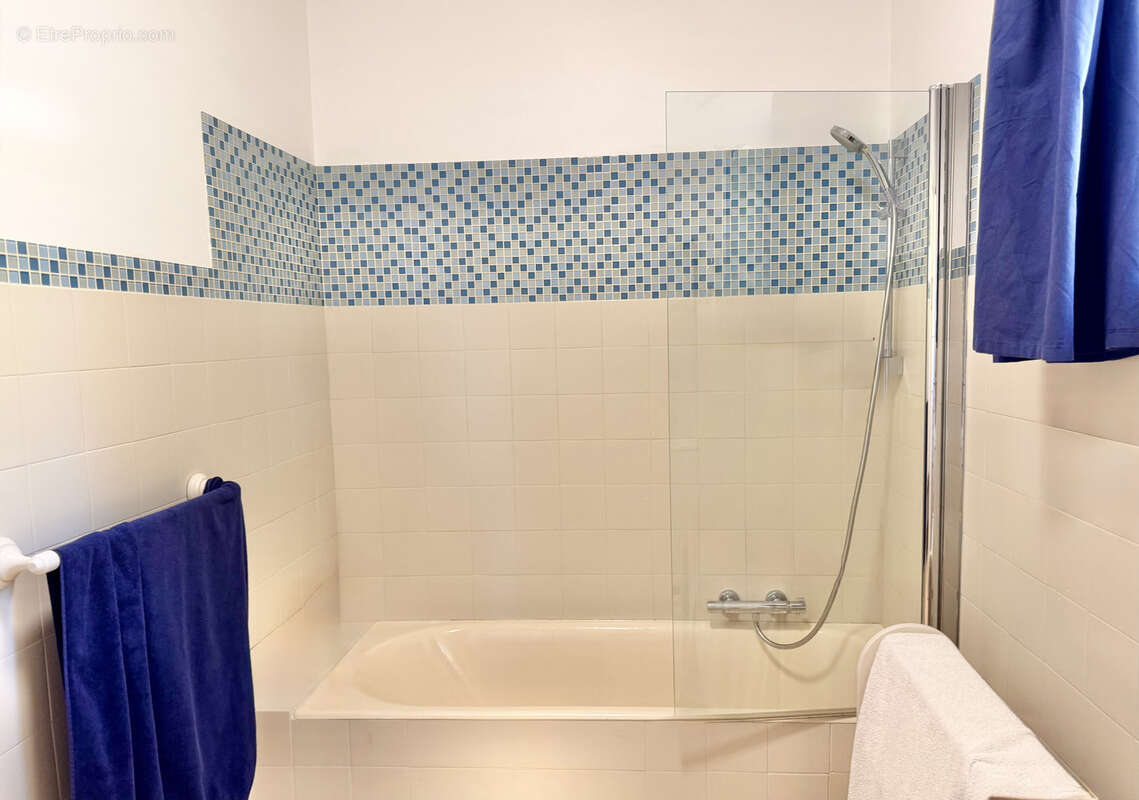 Maison à SAINT-CEZAIRE-SUR-SIAGNE