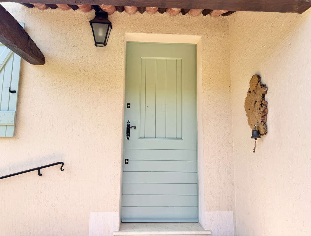 Maison à SAINT-CEZAIRE-SUR-SIAGNE