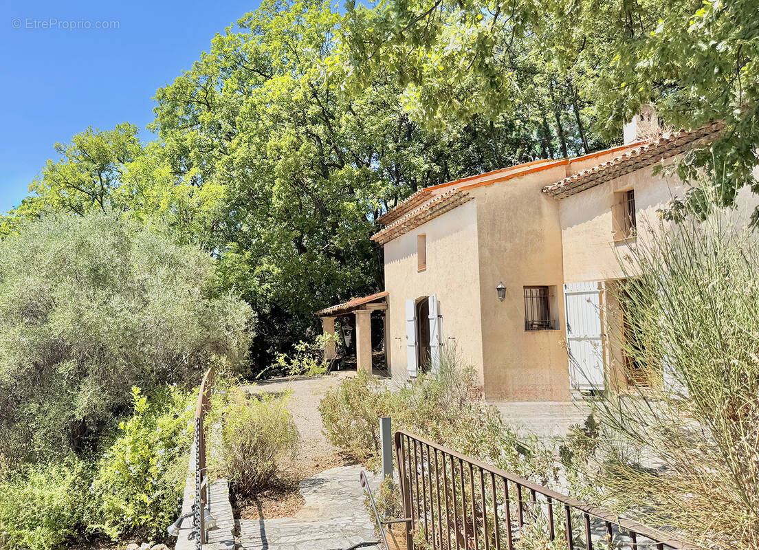 Maison à SPERACEDES