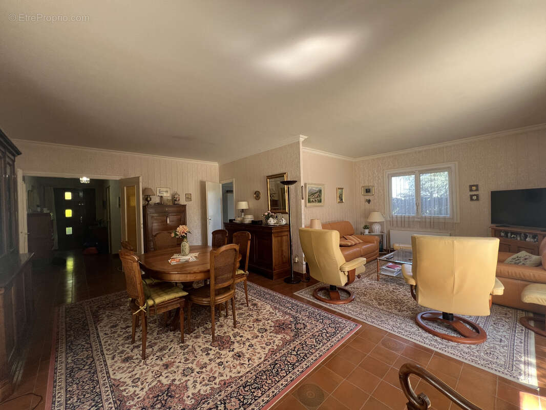 Maison à GREZIEU-LA-VARENNE