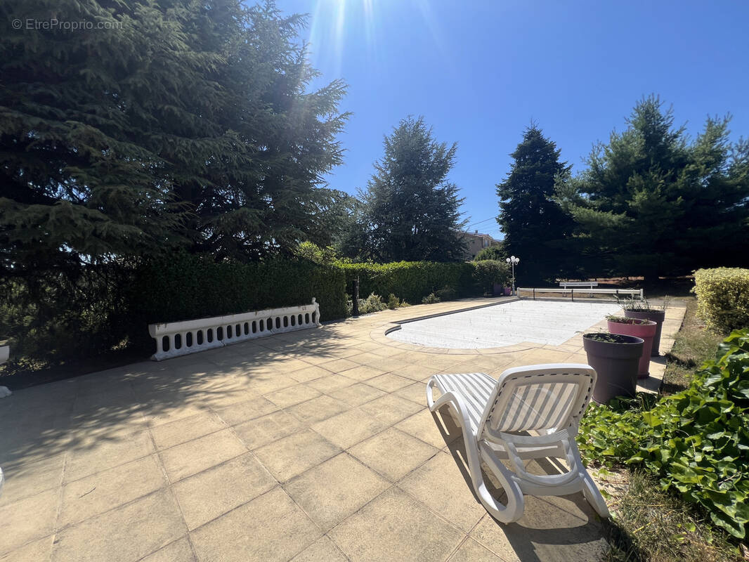 Maison à GREZIEU-LA-VARENNE