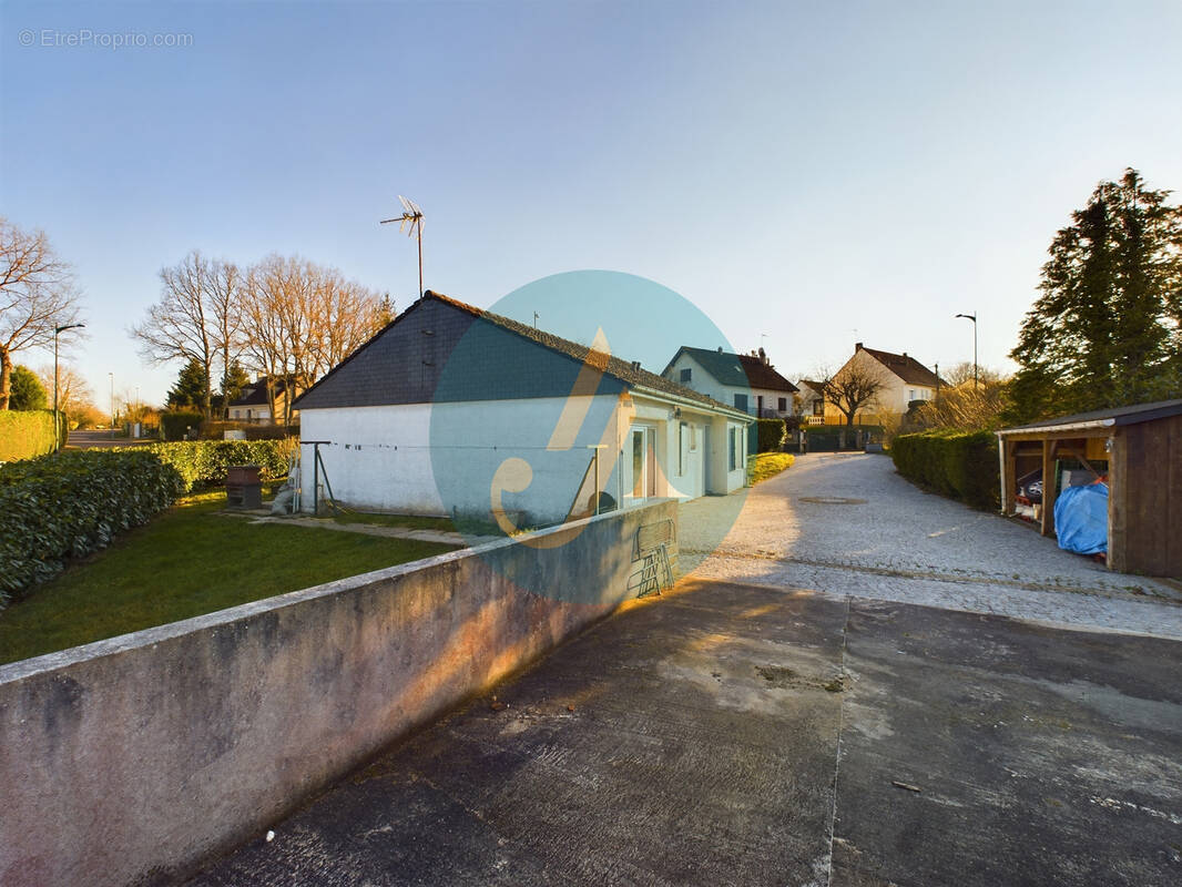 Maison à SAINT-PRIVE