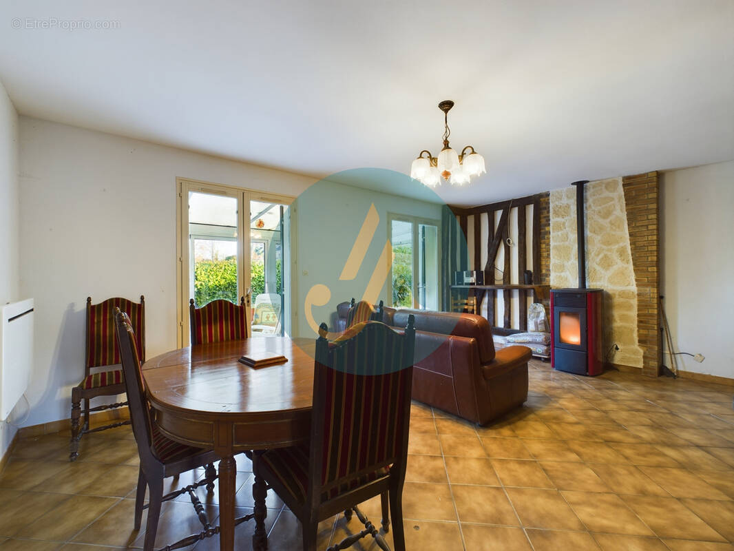 Maison à SAINT-PRIVE