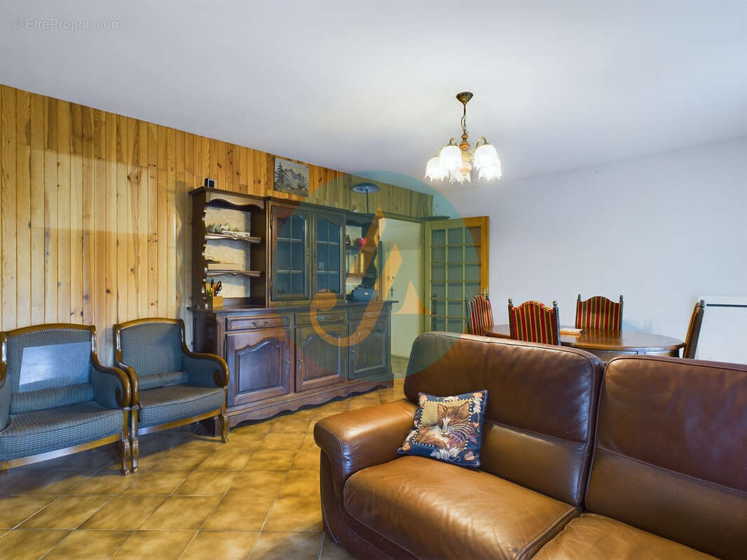 Maison à SAINT-PRIVE