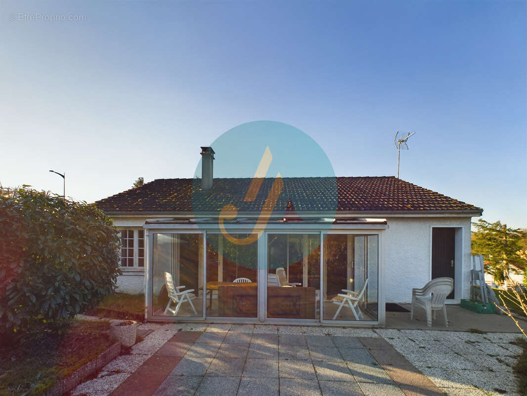 Maison à SAINT-PRIVE