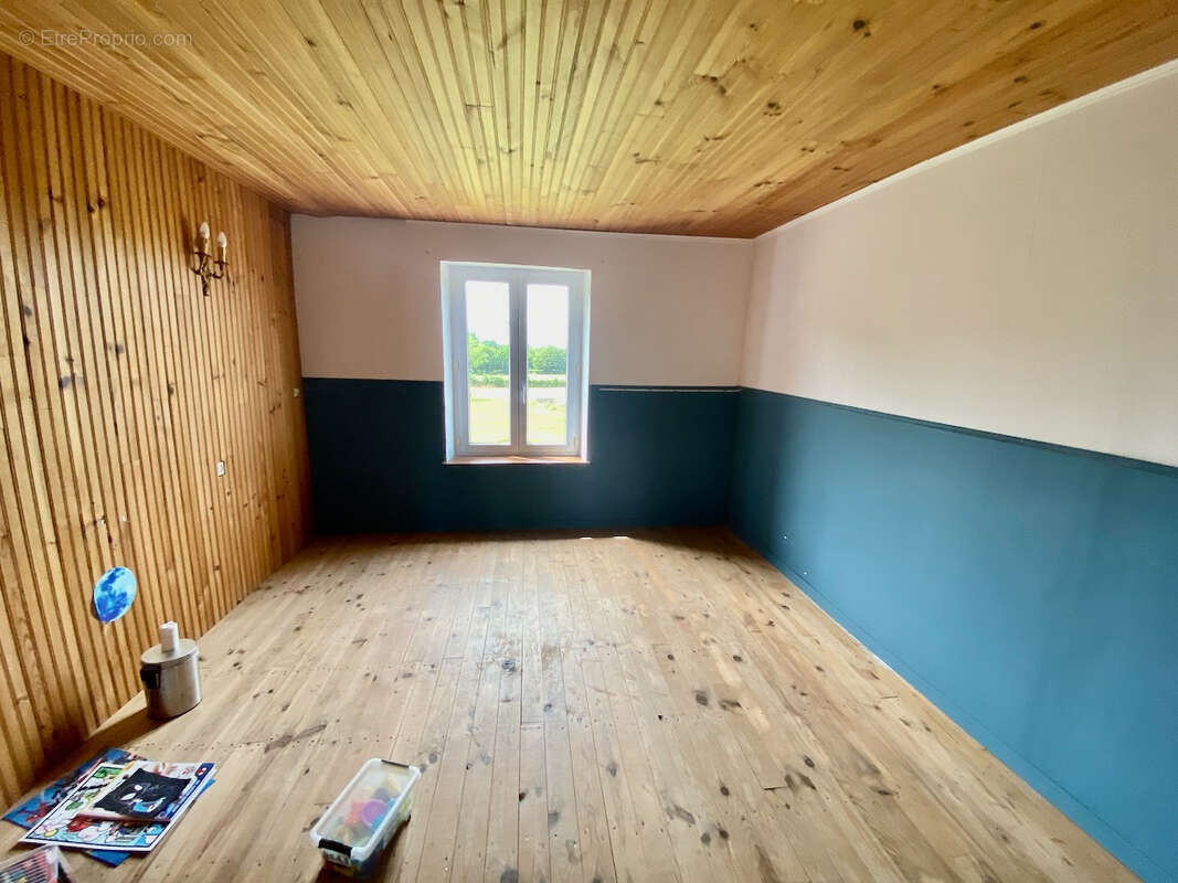 Maison à AVESNES-SUR-HELPE