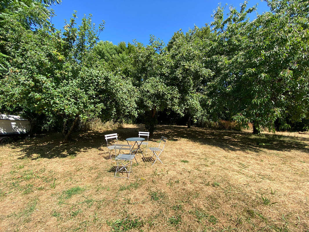 Maison à BEAUMONT-LES-AUTELS