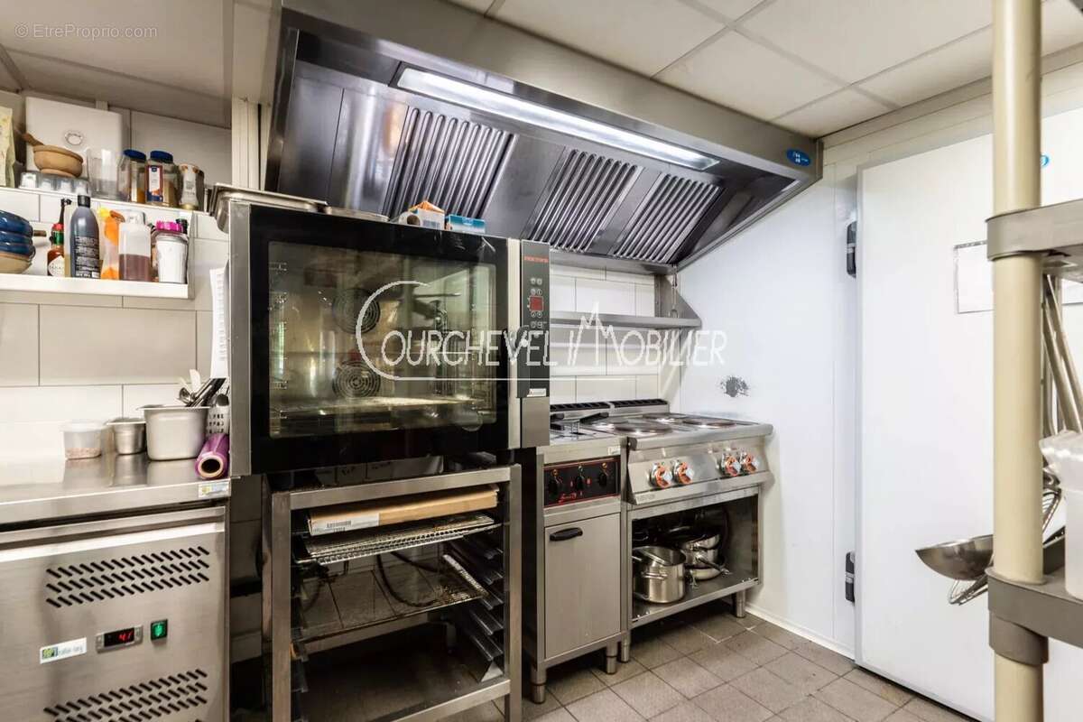 Commerce à BRIDES-LES-BAINS