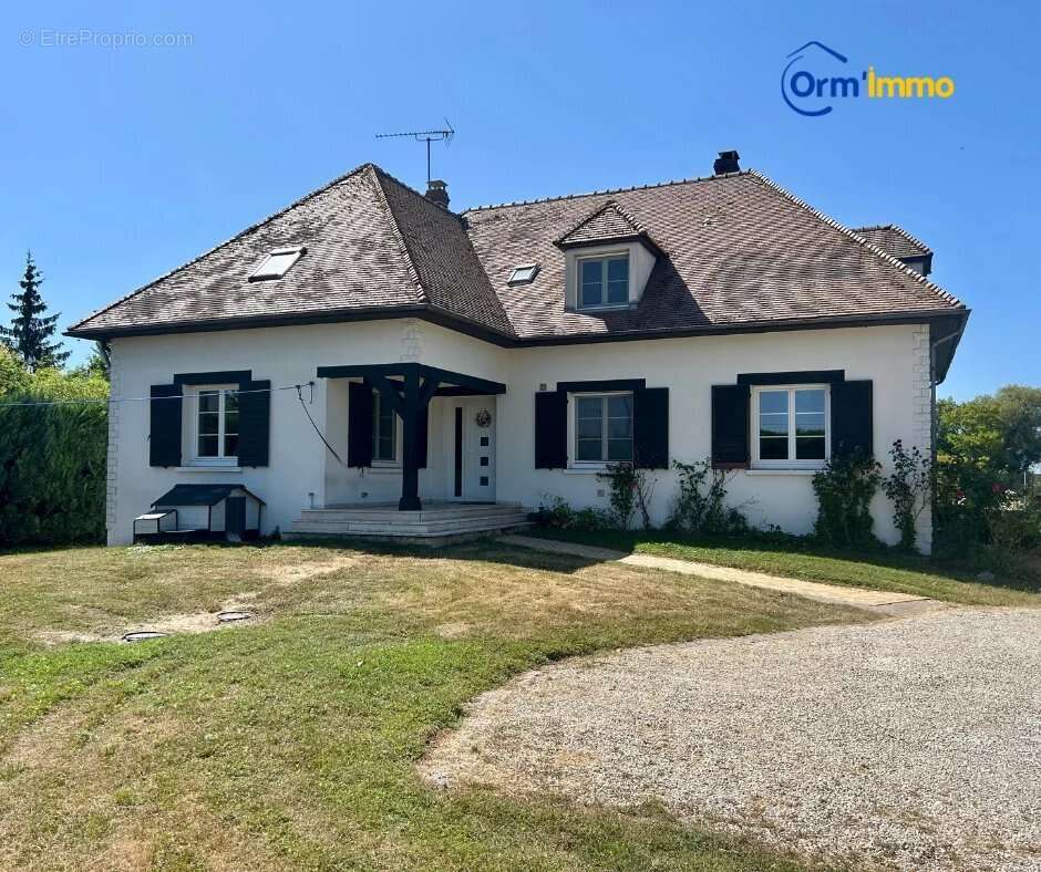 Maison à ROZIERES-EN-BEAUCE