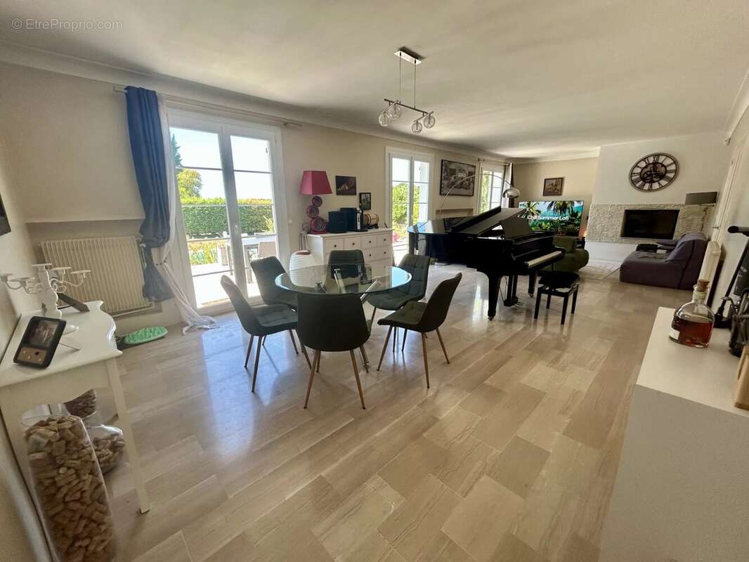 Maison à ROZIERES-EN-BEAUCE